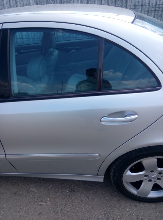 Portiera stanga spate mercedes e220 e270 e320 w211