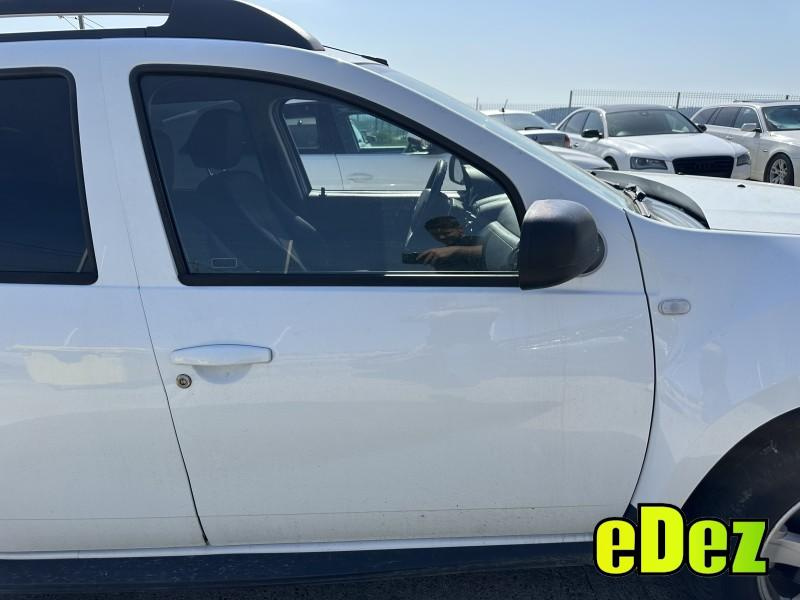 Portiera usa fata dreapta culoare alba Dacia Duster (2010-2013)