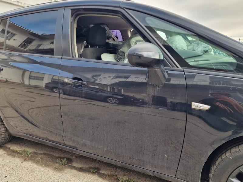 Portiera usa fata dreapta Opel Zafira C facelift 2016-2019