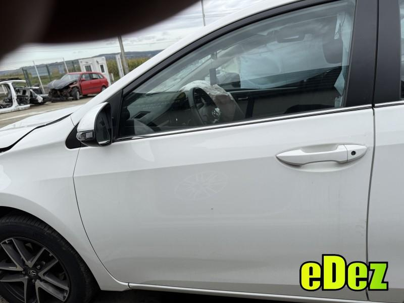 Portiera usa fata stanga culoare alba Toyota Corolla (2012-2018)