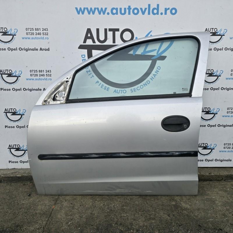 Portiera usa fata stanga Opel Corsa C facelift 2003-2006