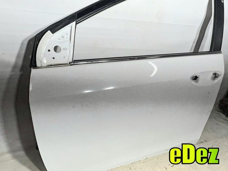 Portiera usa stanga fata culoare alba Toyota Corolla (2012-2018)