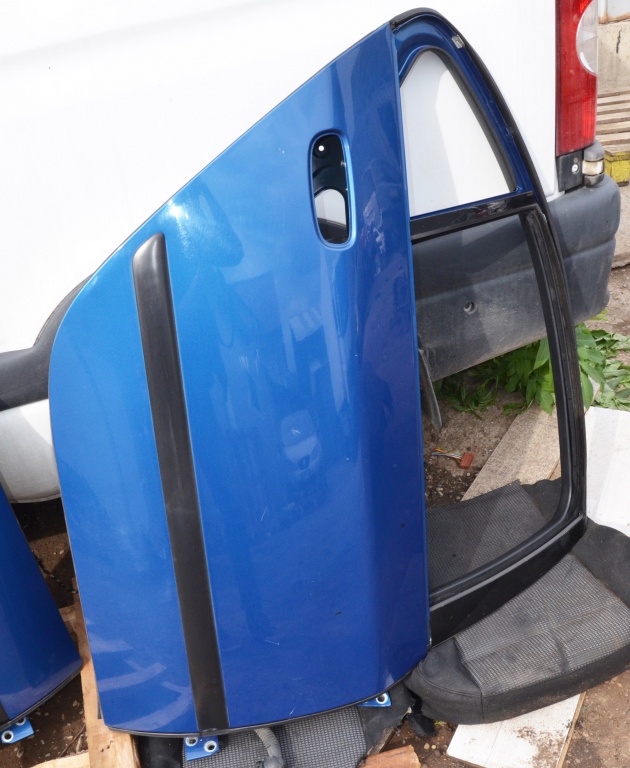 Portiera usa stanga sau dreapta spate goala albastru Peugeot 607