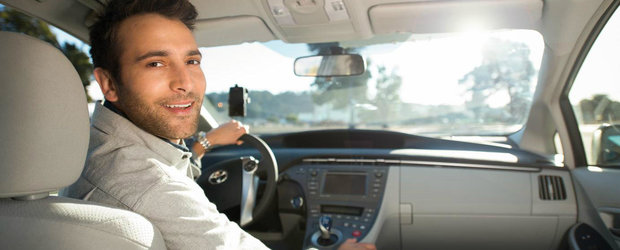 Portretul soferului partener Uber: tanar, cu educatie superioara, antreprenor sau liber profesionist