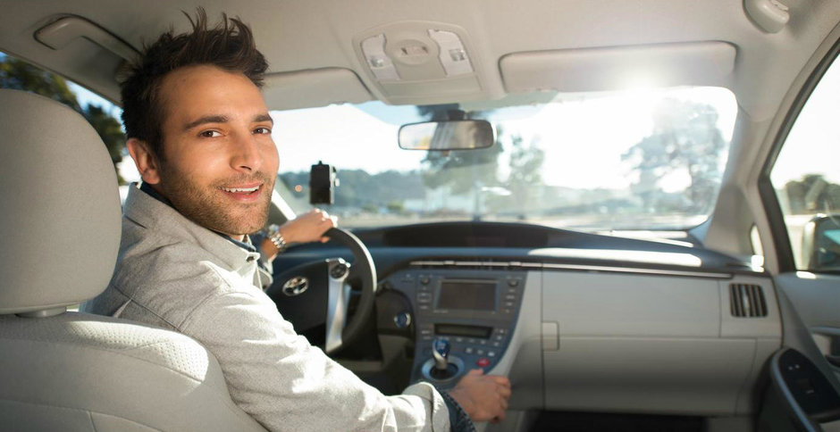 Portretul soferului partener Uber: tanar, cu educatie superioara, antreprenor sau liber profesionist Portretul soferului partener Uber: tanar, cu educatie superioara, antreprenor sau liber profesionist