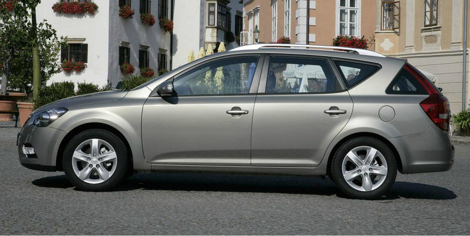POVESTE REALA: Aventuri cu o blonda focoasa in Kia Cee'd, cand nevasta nu-i acasa POVESTE REALA: Aventuri cu o blonda focoasa in Kia Cee'd, cand nevasta nu-i acasa