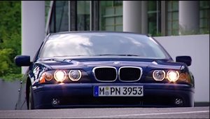 Povestea BMW-ului care a inventat farurile cu Angel Eyes