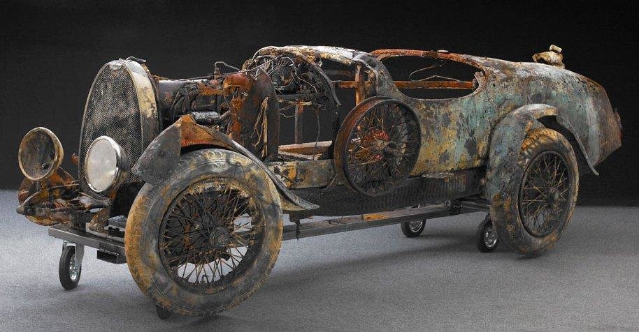 Povestea Bugatti-ului Brescia Roadster uitat pe fundul unui lac 75 de ani