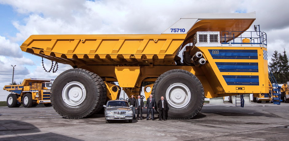 Povestea celui mai mare vehicul terestru din lume: camionul Belaz 75710 Povestea celui mai mare vehicul terestru din lume: camionul Belaz 75710
