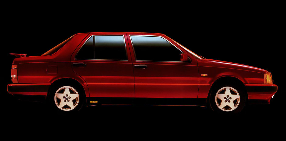 Povestea strainului cu motor Ferrari care inca fascineaza lumea: Lancia Thema 8.32 Povestea strainului cu motor Ferrari care inca fascineaza lumea: Lancia Thema 8.32