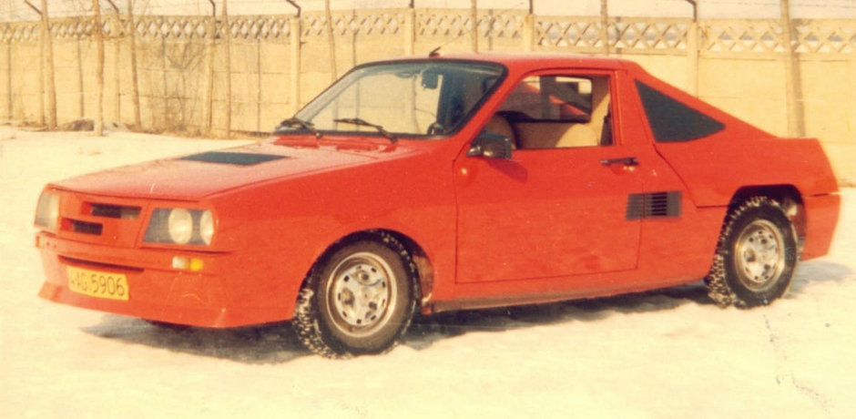 Povestea unui vis frumos: Dacia cu motor central, faruri escamotabile si tractiune spate ca un Porsche Povestea unui vis frumos: Dacia cu motor central, faruri escamotabile si tractiune spate ca un Porsche