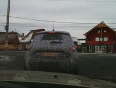 Poze exclusive cu Renault Zoe: teste camuflate in Romania!