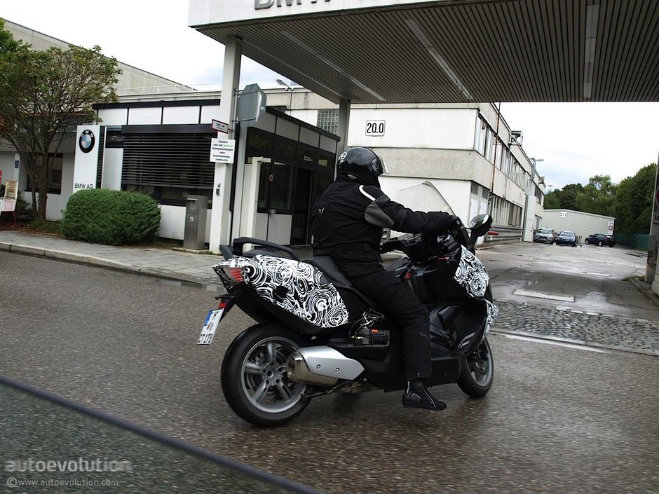 Poze spion cu scuterul-concept BMW C