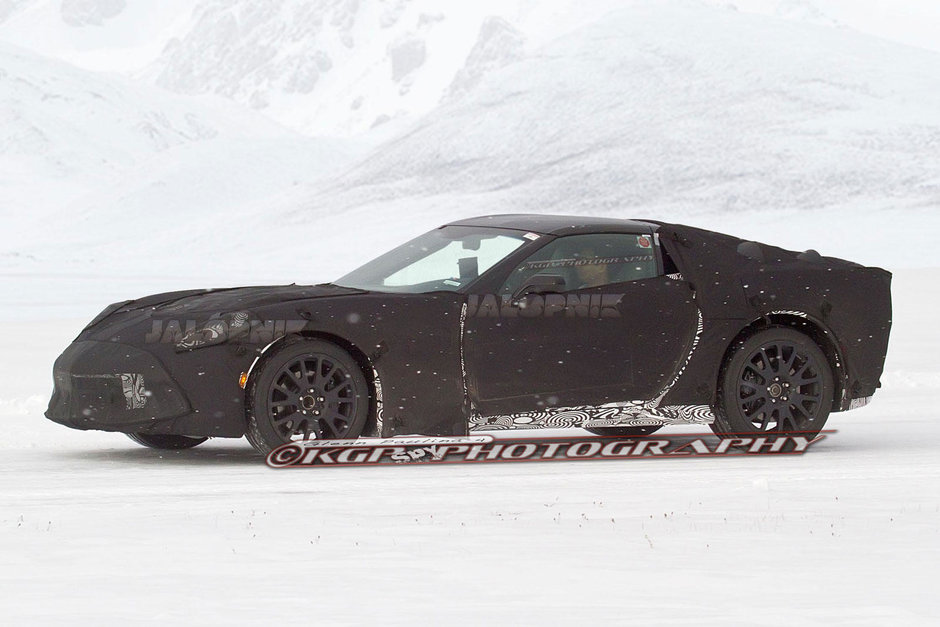 Poze spion cu viitorul Chevrolet Corvette Poze spion cu viitorul Chevrolet Corvette