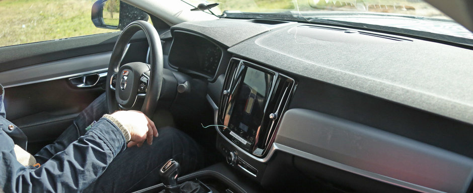 Poze Spion: Interiorul noului Volvo S90 e exact asa cum ne asteptam sa fie Poze Spion: Interiorul noului Volvo S90 e exact asa cum ne asteptam sa fie