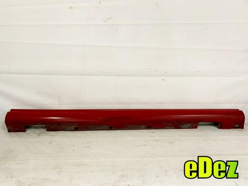 Prag dreapta amg culoare rosie - 590 Mercedes C-class facelift (2011-2015) [w204]
