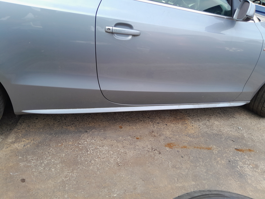 Prag dreapta Audi A5 2010
