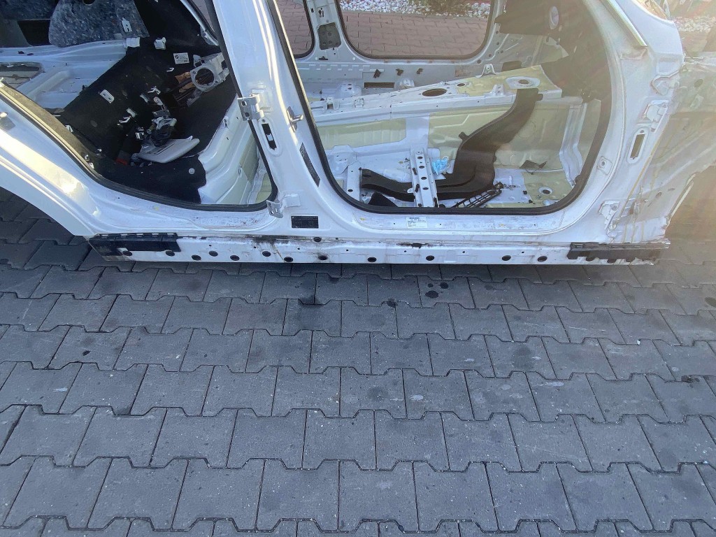 PRAG DREAPTA BMW SERIA 3 E 90 - - (2007 2012)