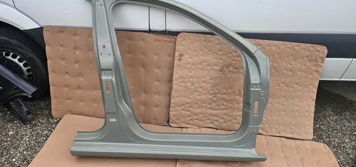 Prag dreapta cu Stalp A+ B Skoda Rapid 2012 2013 2014 2015 2016 2017