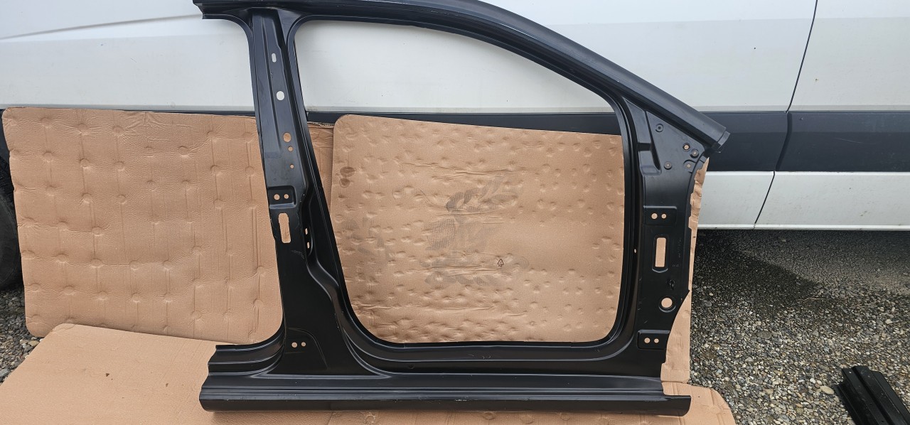 Prag dreapta cu stalp A + B Vw UP / Skoda Citigo 2016 2017 2018 2019 2020