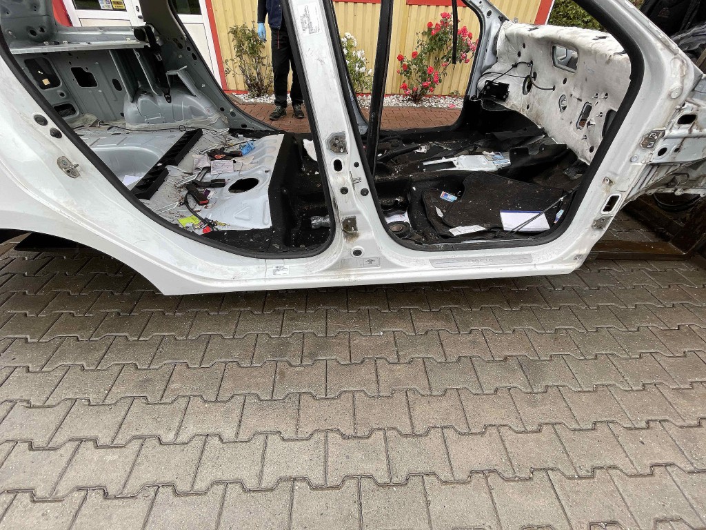 PRAG DREAPTA DACIA LOGAN MCV - - (2012 2016)