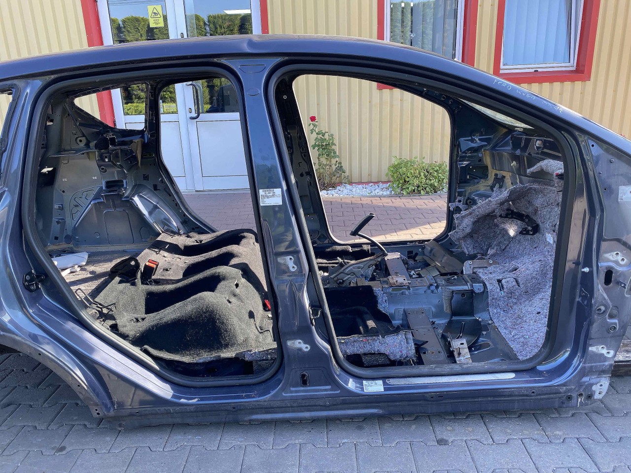 PRAG DREAPTA FORD KUGA - - (2008 2012)