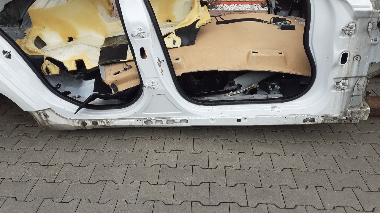 PRAG DREAPTA JAGUAR XF XF - - (2007 2011)