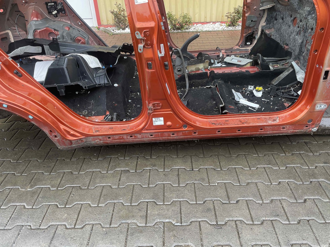 PRAG DREAPTA KIA SPORTAGE - - (2010 2015)