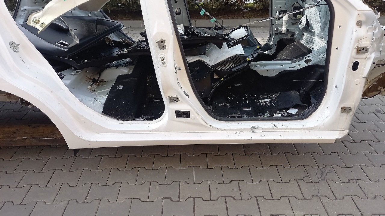 PRAG DREAPTA MAZDA 2 - - (2014 2019)