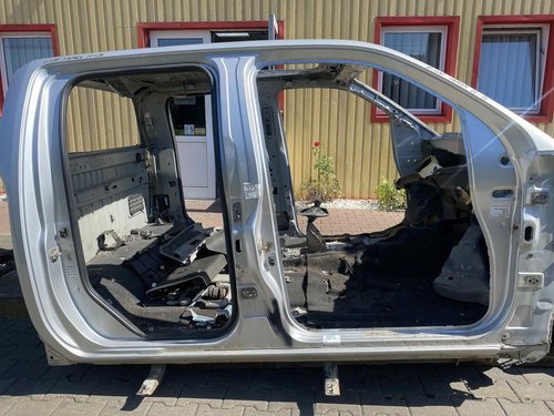 PRAG DREAPTA NISSAN NAVARA - - (2010 2013)