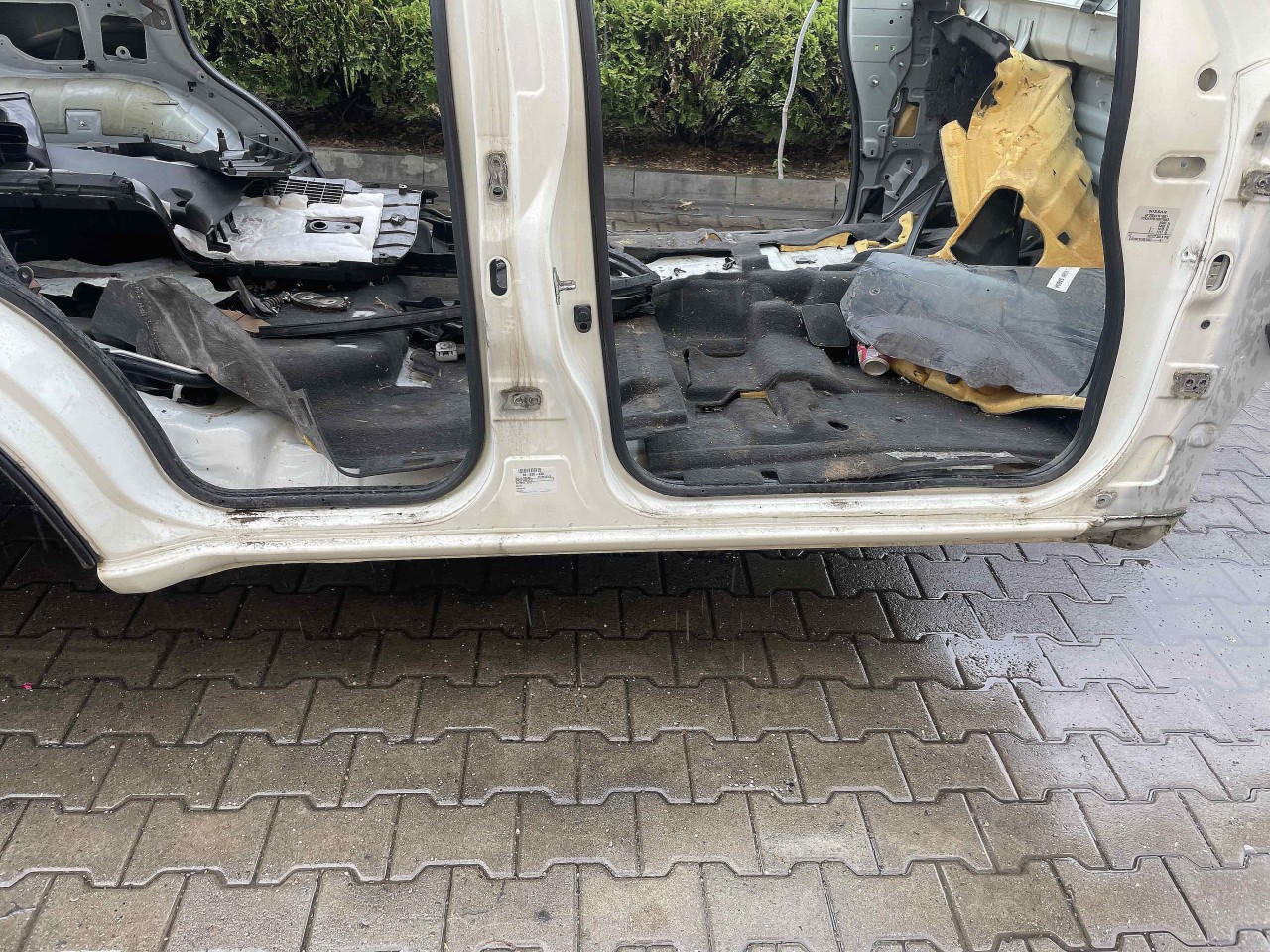 PRAG DREAPTA NISSAN PATHFINDER PATHFINDER - - (2010 2013)