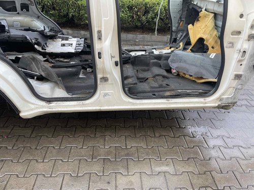 PRAG DREAPTA NISSAN PATHFINDER PATHFINDER - - (2010 2013)