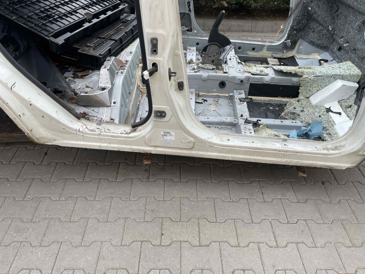 PRAG DREAPTA NISSAN X-TRAIL - - (2007 2010)