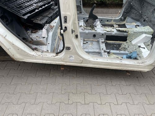 PRAG DREAPTA NISSAN X-TRAIL X-TRAIL - - (2007 2010)