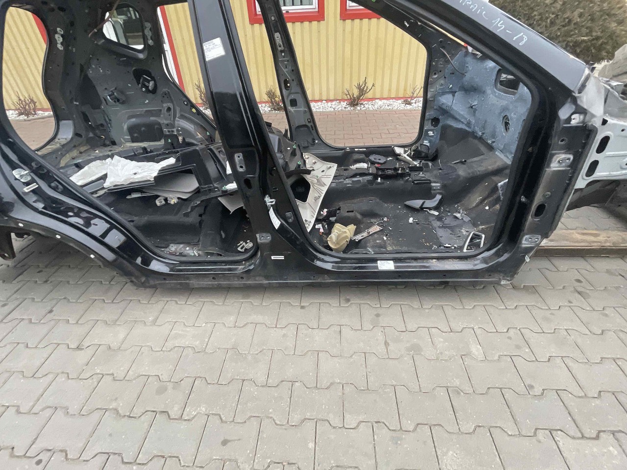 PRAG DREAPTA NISSAN X-TRAIL X-TRAIL - - (2014 2018)
