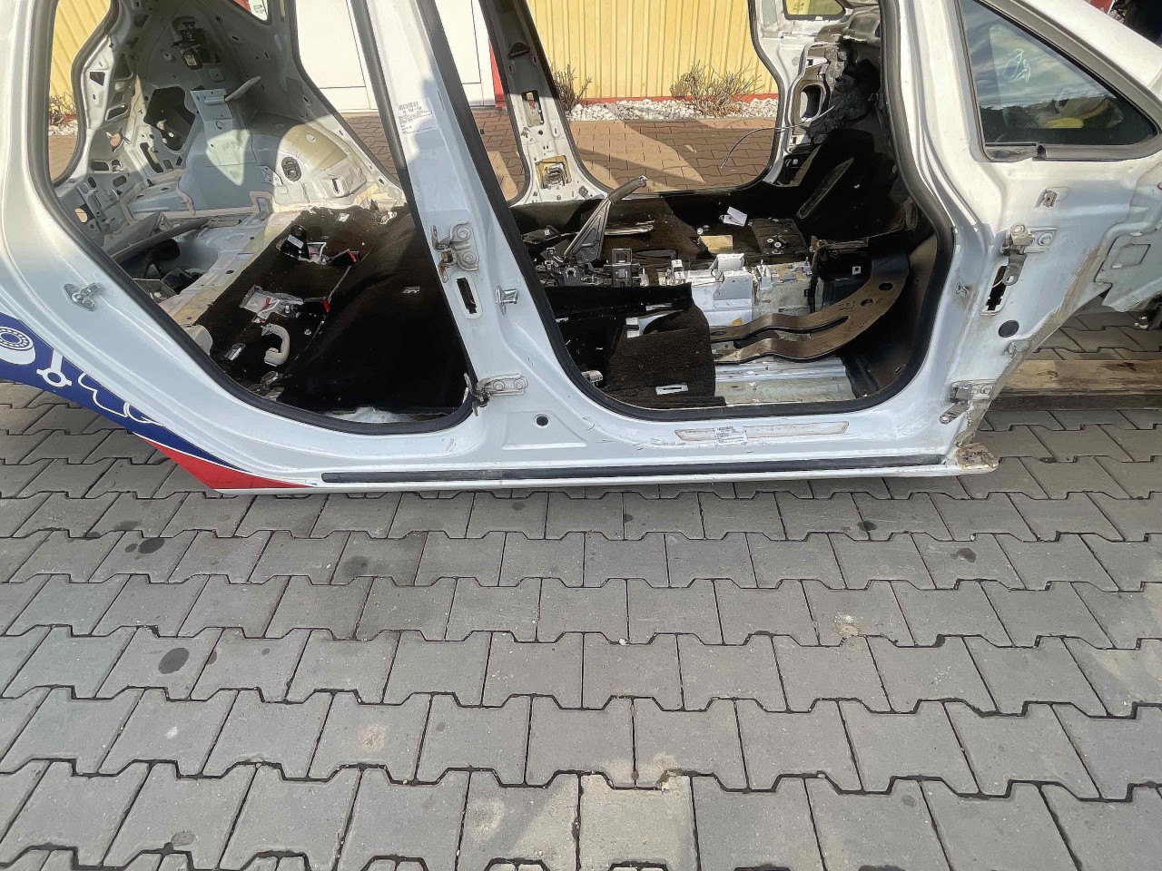 PRAG DREAPTA OPEL ASTRA J ASTRA J - - (2009 2012)