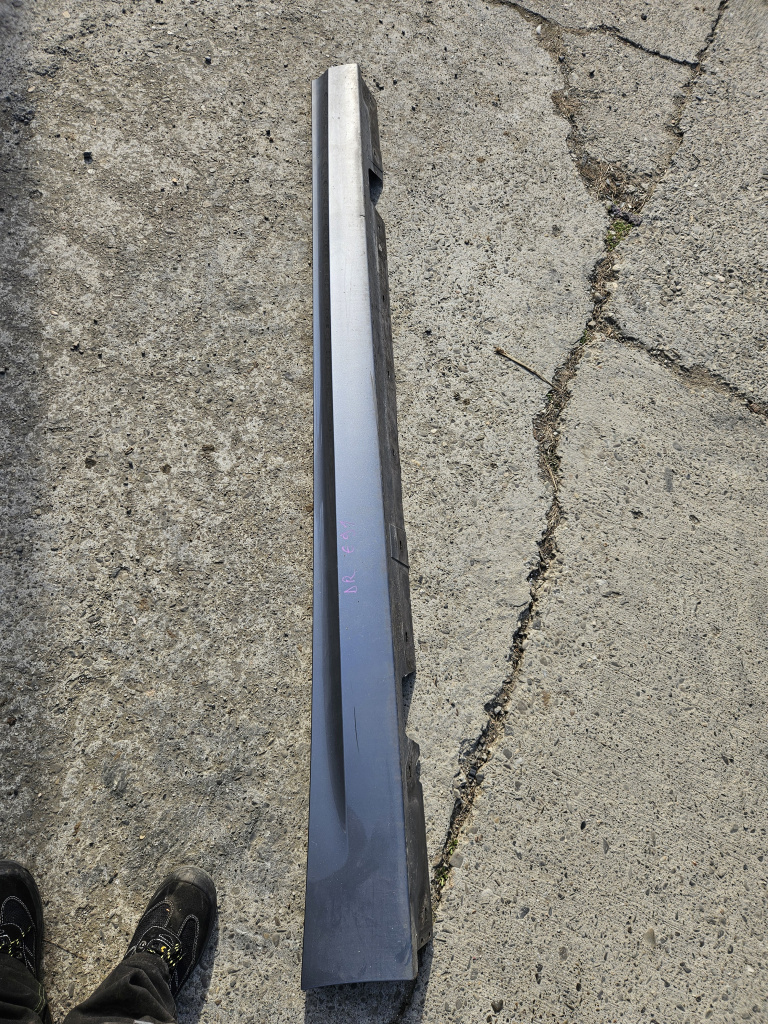 Prag dreapta plastic BMW Seria 3 E91 2010