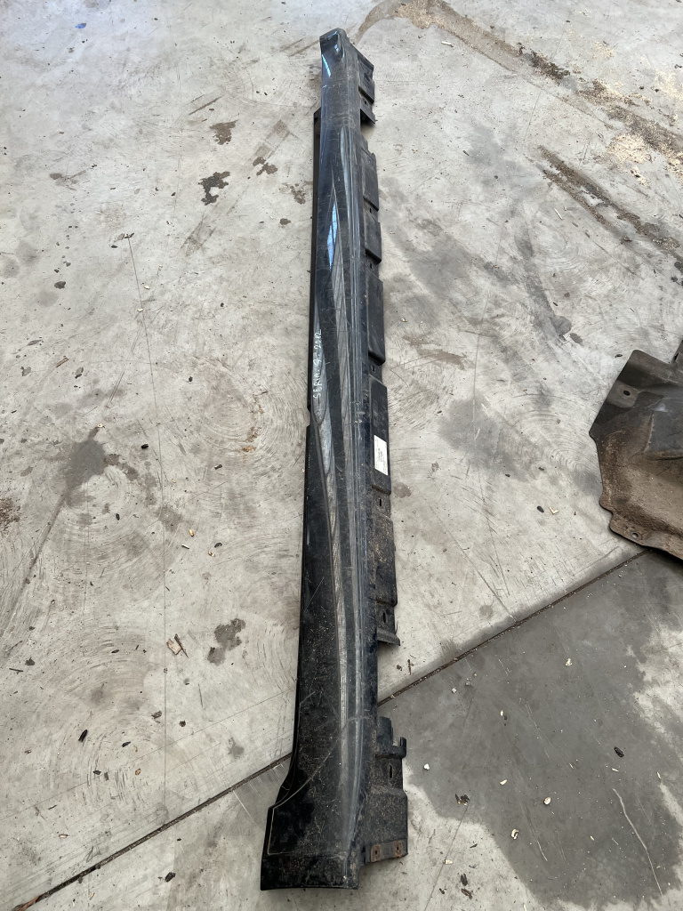 Prag dreapta plastic BMW Seria 7 F01 - Motorina 2012, -