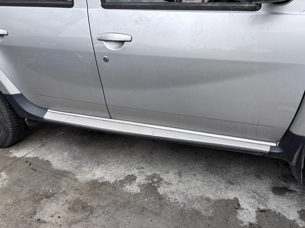 Prag dreapta plastic Dacia Duster 1.5 Motorina 2017, -