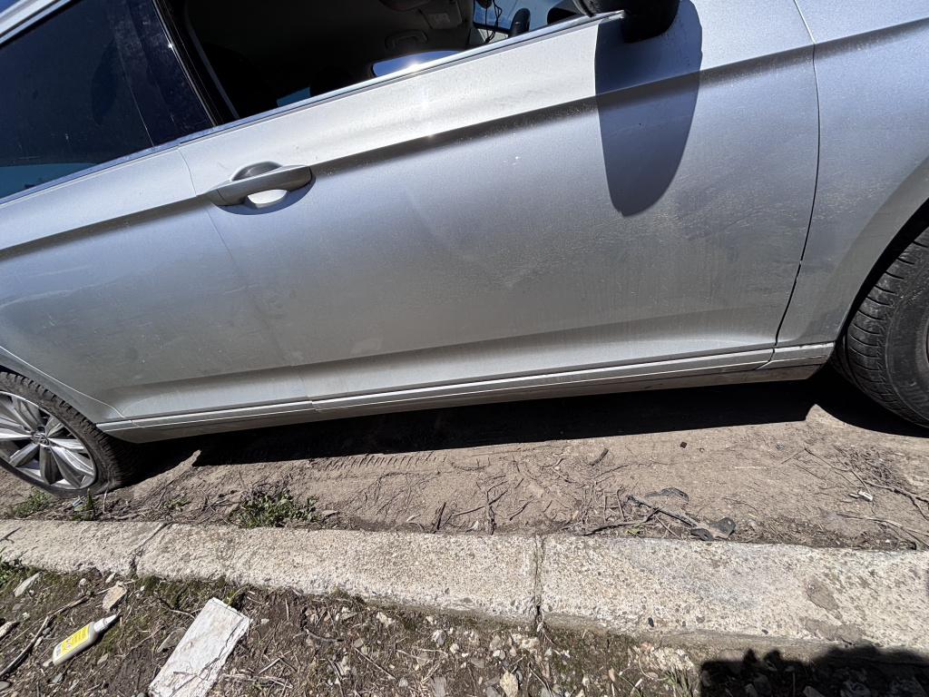 Prag dreapta plastic Volkswagen Passat B8 Break 2.0 Motorina 2015, -