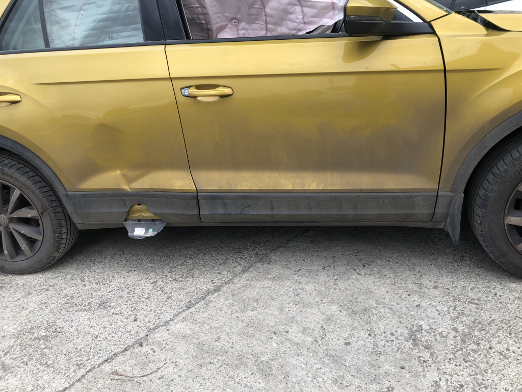 Prag dreapta plastic Volkswagen T-Roc 1.5 Benzina 2018, -