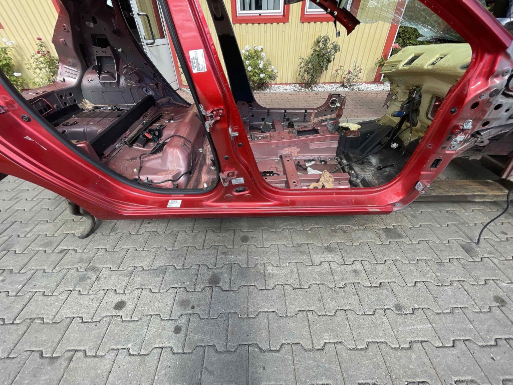 PRAG DREAPTA RENAULT CLIO - - (2012 2016)