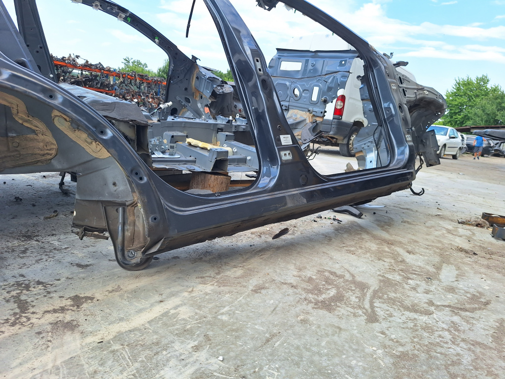 Prag dreapta Renault Kadjar 1.2 Benzina 2016, -