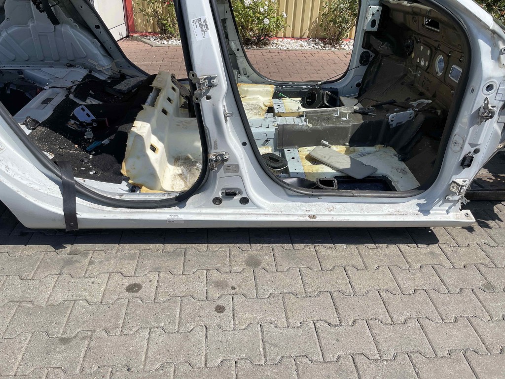PRAG DREAPTA RENAULT MEGANE - - (2012 2016)