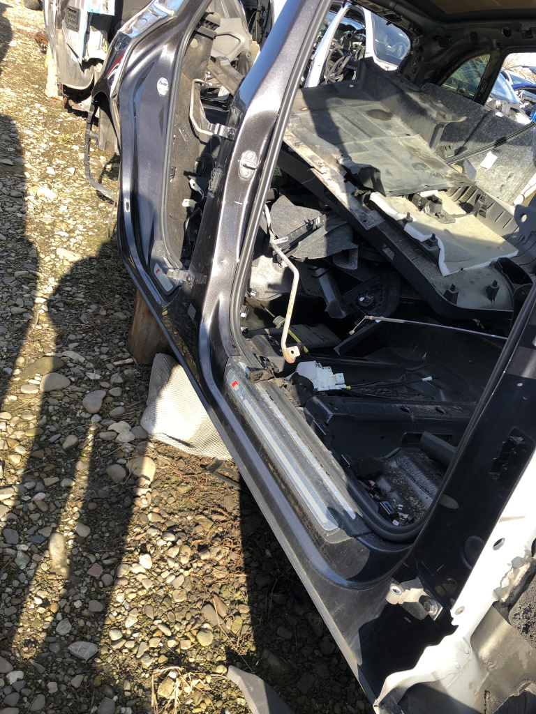 Prag dreapta tabla Audi Q5 2010