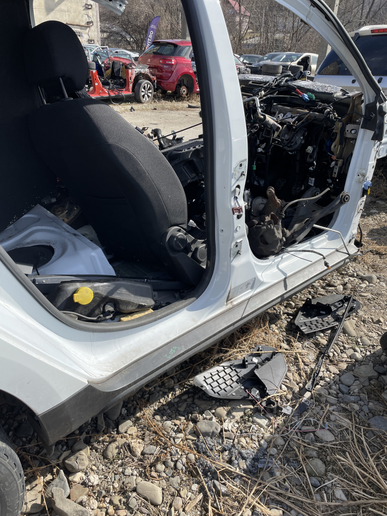 Prag dreapta tabla Dacia Duster 2019