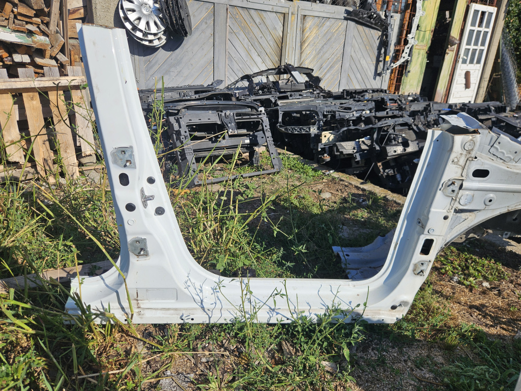 Prag dreapta tabla Dacia Duster 2019