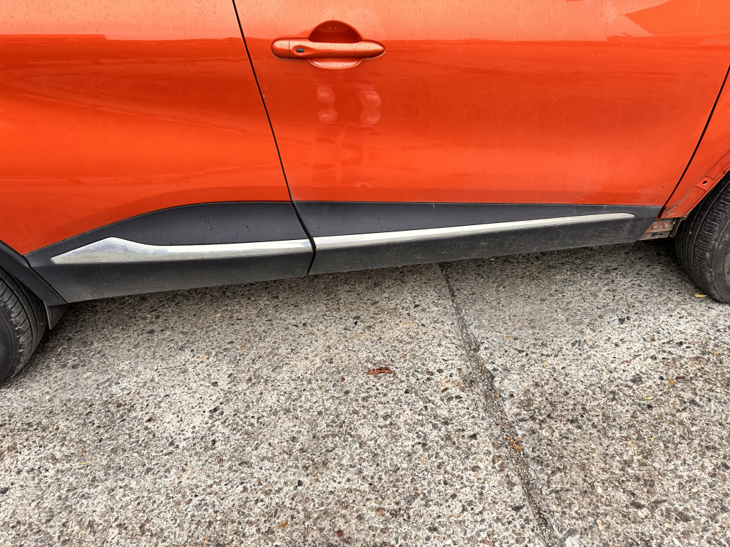 Prag dreapta tabla Renault Captur 0.9 Benzina 2016, -