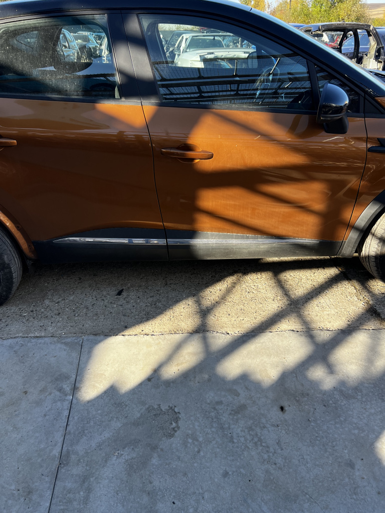 Prag dreapta tabla Renault Captur 1.0 Benzina 2020, -