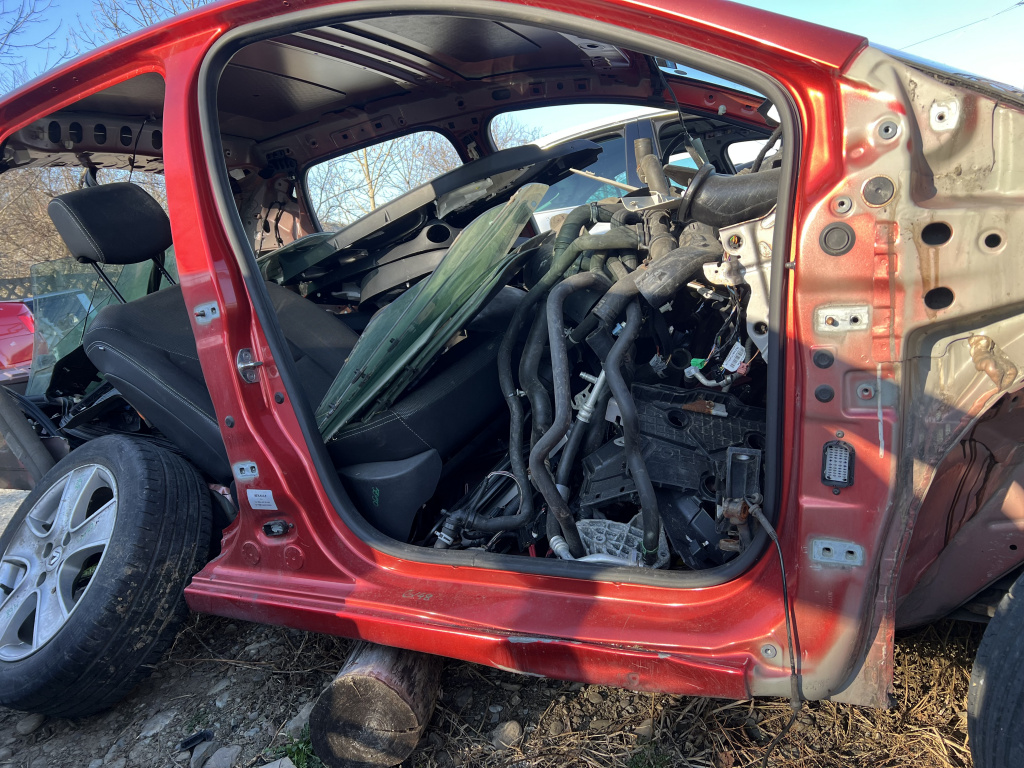 Prag dreapta tabla Renault Clio 4 1.5 Motorina 2016